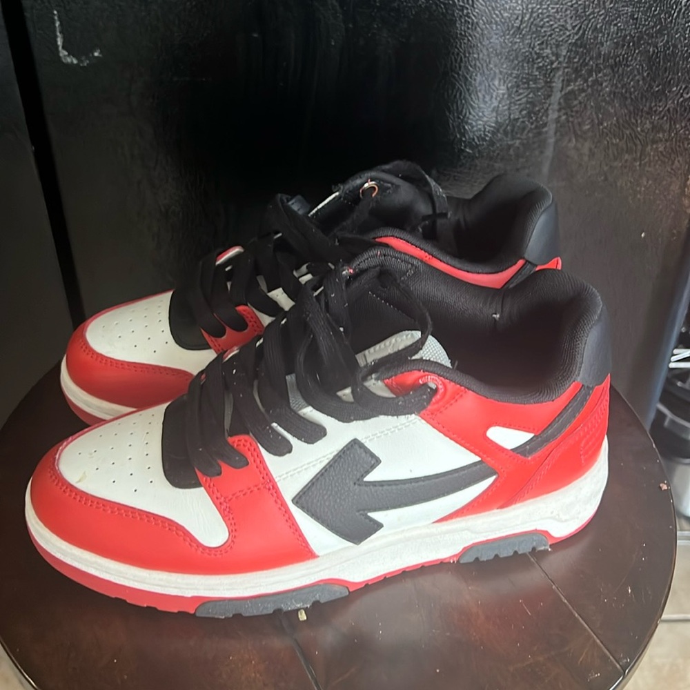 OFFWHITE BLACN & RED SNEAKERS [EU 40]